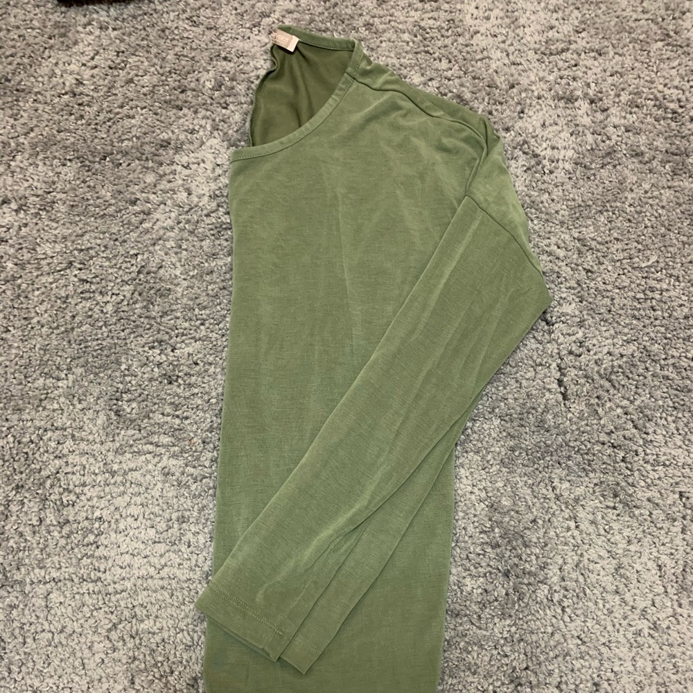 Green long sleeve tshirt